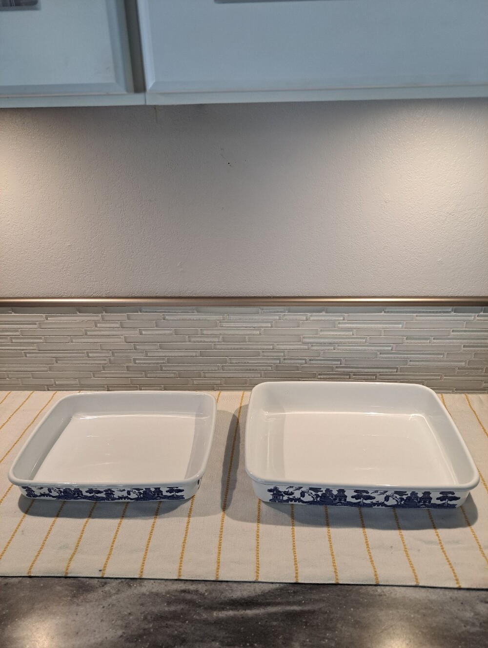 2 Rectangle Blue Willow Metal Baker pans by Johnson Brothers. Small & Large.